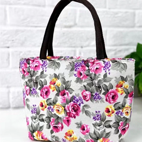 Womens floral print canvas handbag. New - Picture 5 of 6